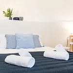 Guestready - Timber-framed Luxe *