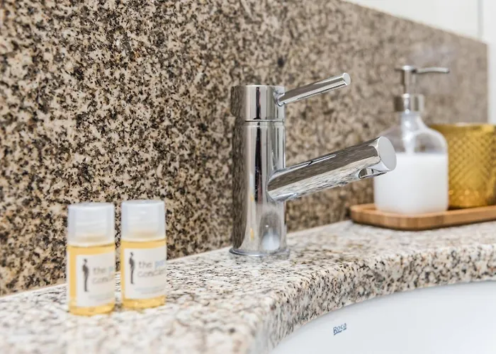 Guestready - Timber-framed Luxe * Oporto